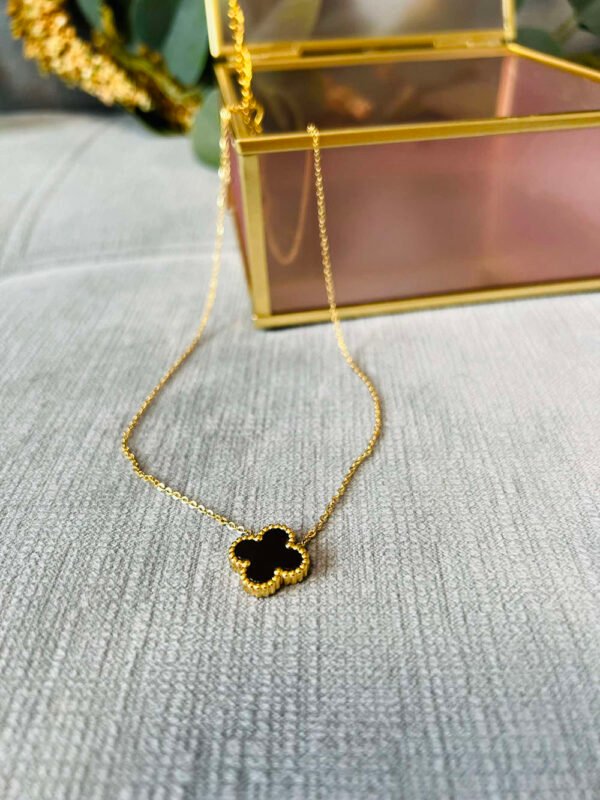 Колие One clover gold